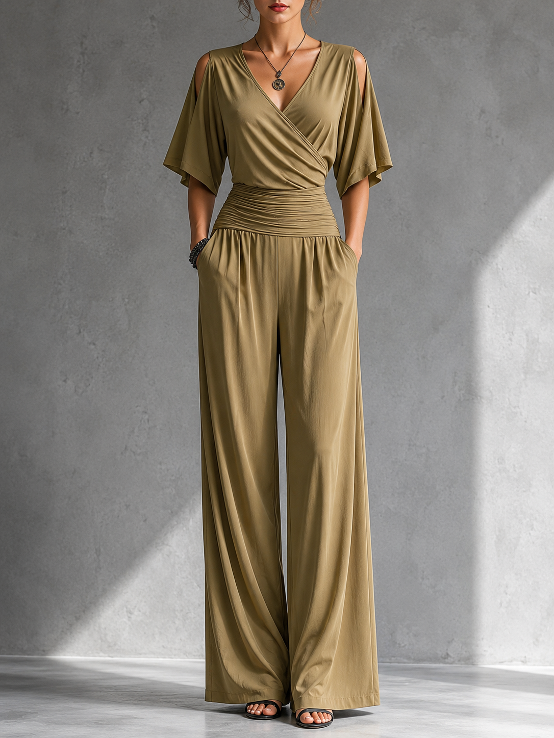Completo Elegante – Lily – Scollatura a V Incrociata