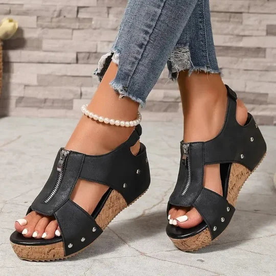 Sandali con Zeppa – Emma – Intagli e Zip