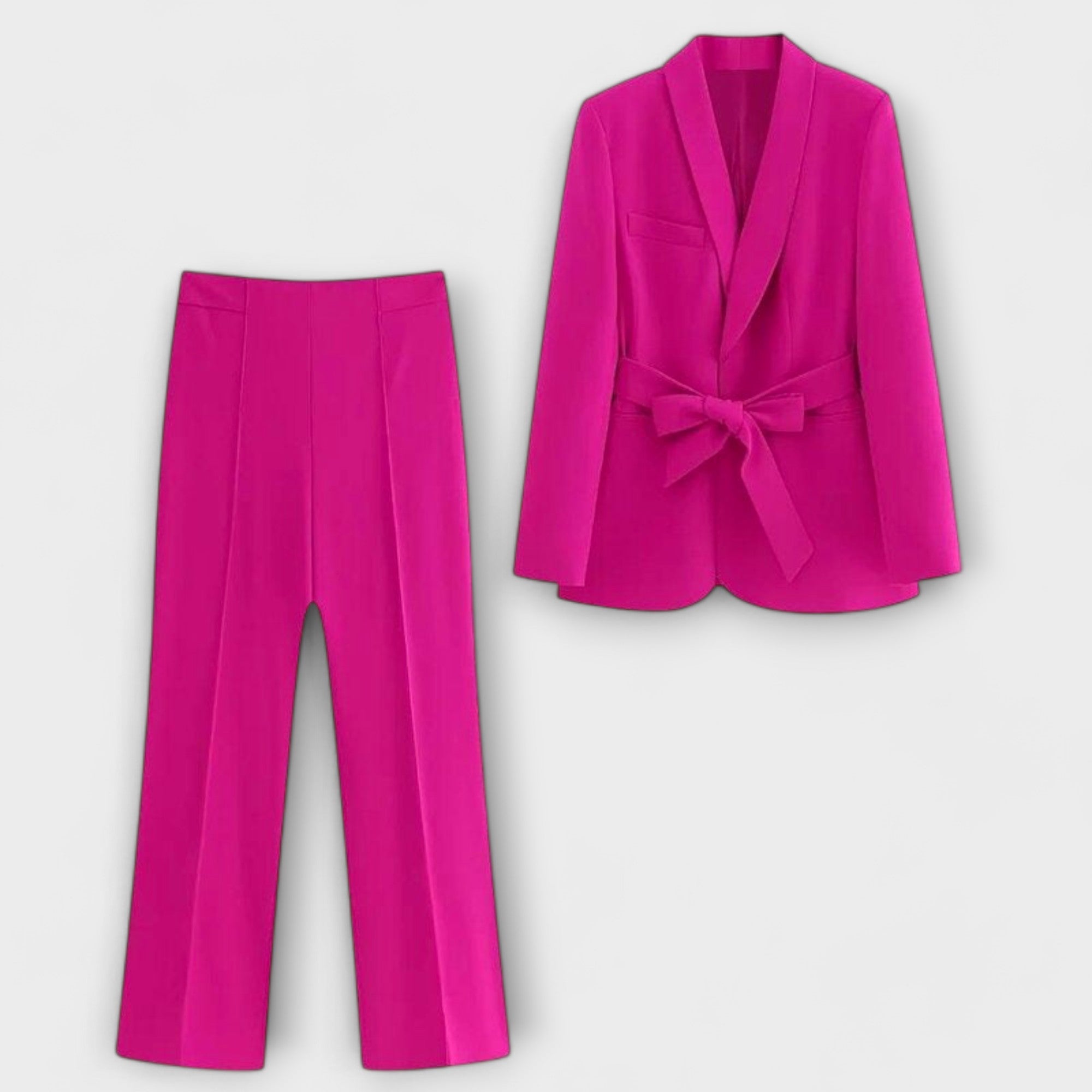 SOFIA Elegante – Chiara – Giacca con Cintura e Pantaloni Aderenti