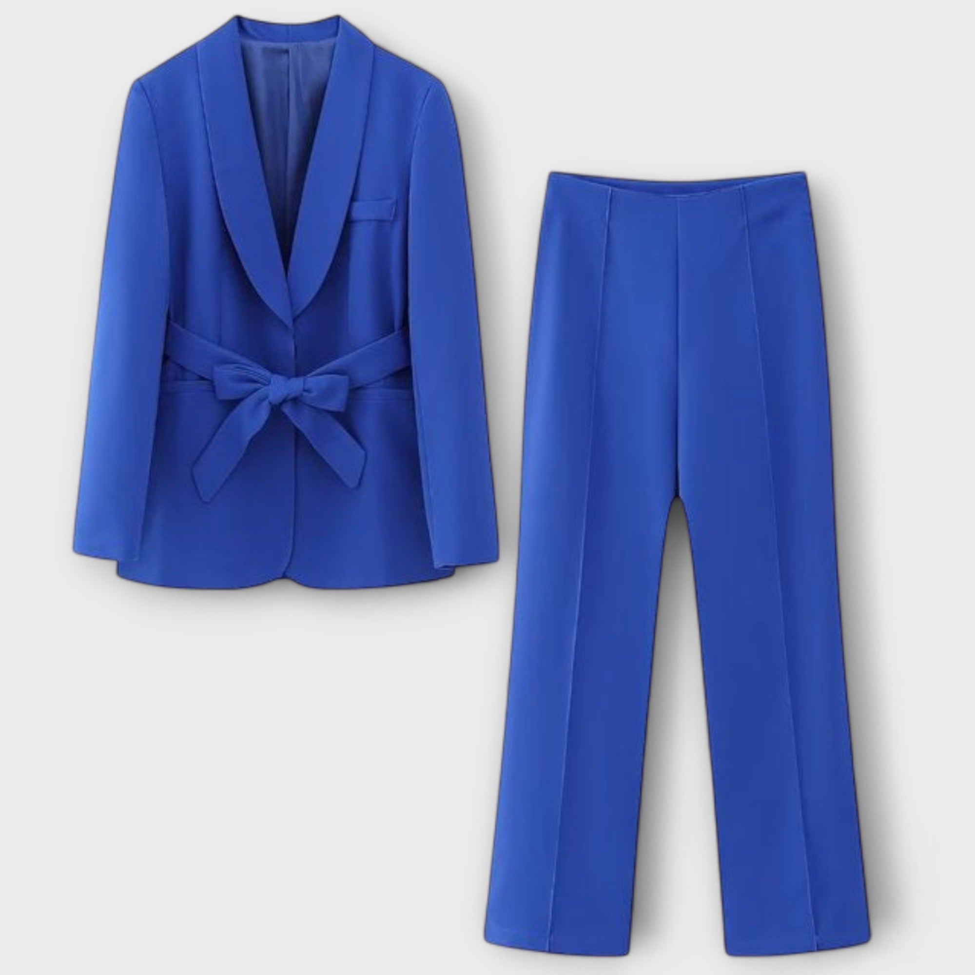 SOFIA Elegante – Chiara – Giacca con Cintura e Pantaloni Aderenti