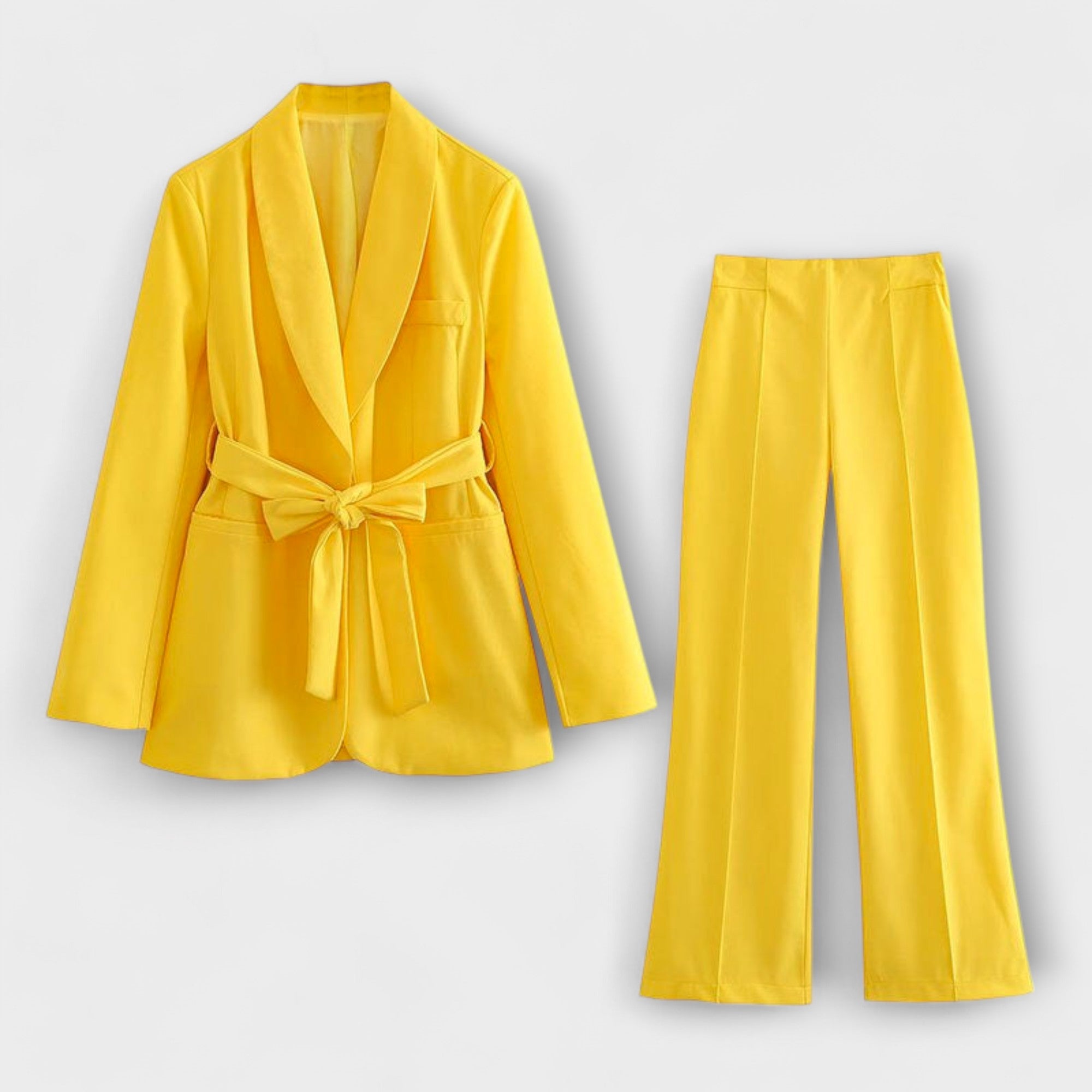 SOFIA Elegante – Chiara – Giacca con Cintura e Pantaloni Aderenti