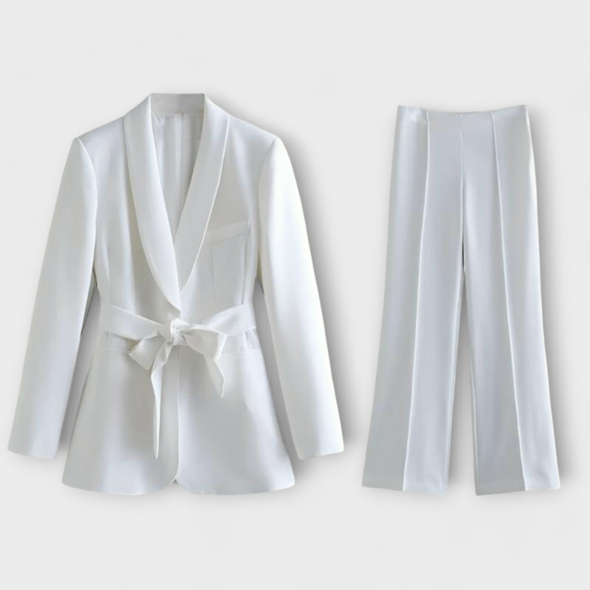 SOFIA Elegante – Chiara – Giacca con Cintura e Pantaloni Aderenti